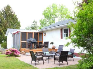 1 Apple Ln, Westbrookville, NY 12785