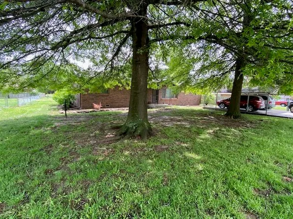 1004 S Hudson Avenue, Aurora, MO 65605
