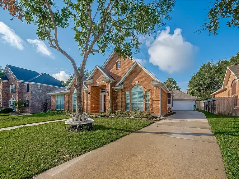 20819 Autumn Redwood Way — Photo 3
