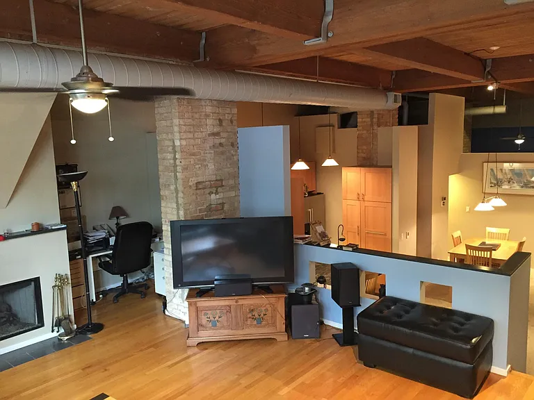 2804 N Lakewood Ave #107 — Photo 3