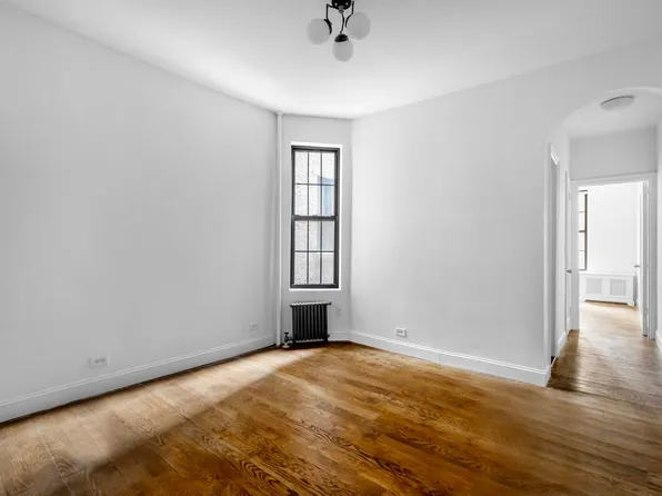 82 Jane St APT 2C, New York, NY 10014