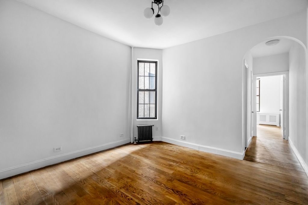 82 Jane St APT 2C, New York, NY 10014