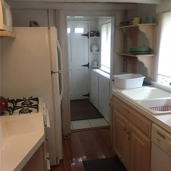 Fully applianced galley kitchen