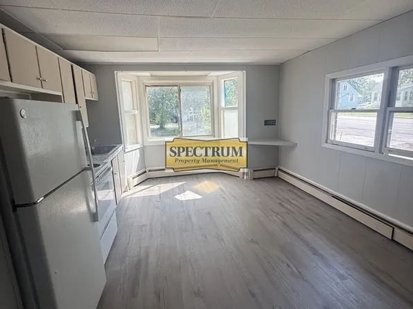 40 Cushman Rd APT 3, Winslow, ME 04901