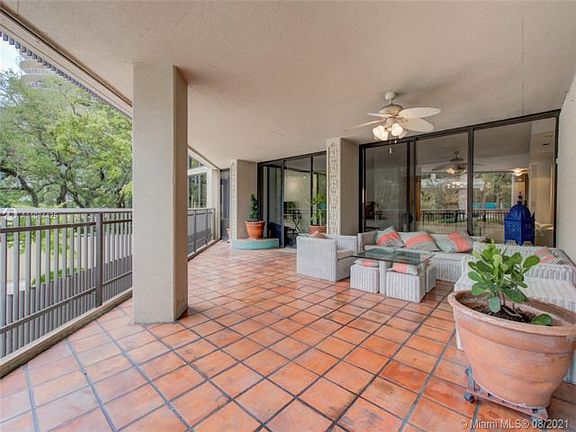 2nd image of 2901 S Bayshore Dr APT 2G