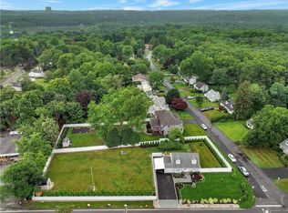 33 Van Wyck Rd, Blauvelt, NY 10913