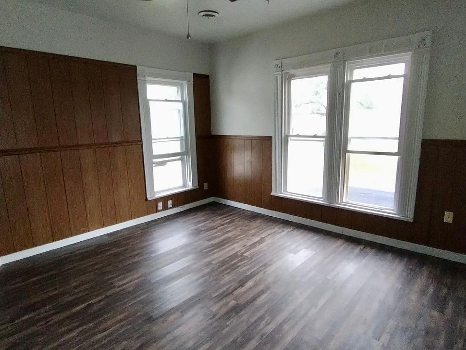 1st image of 320 E 5th St #1/2