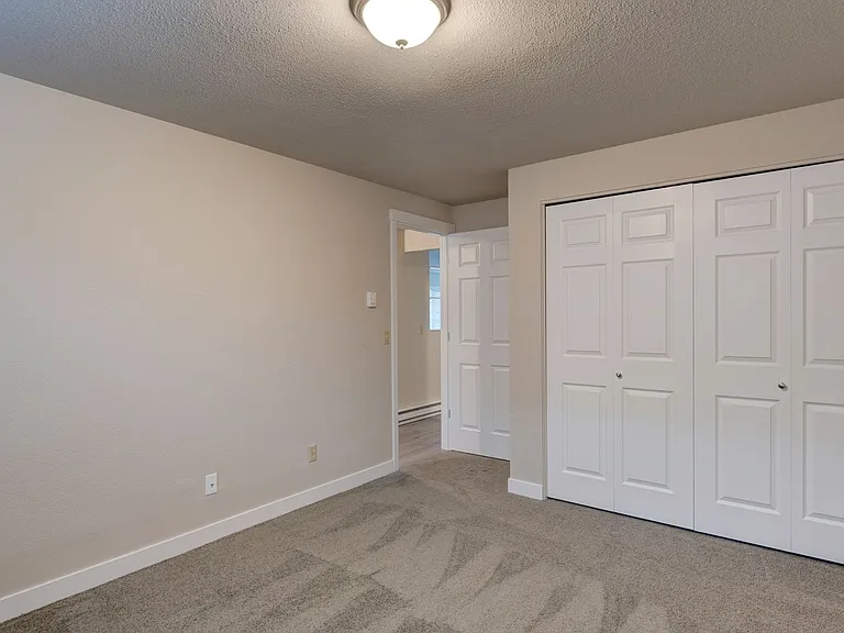 0110-1080 SE City Beach — Photo 9