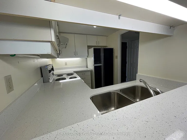 44 Gerrard St W #602 — Photo 11
