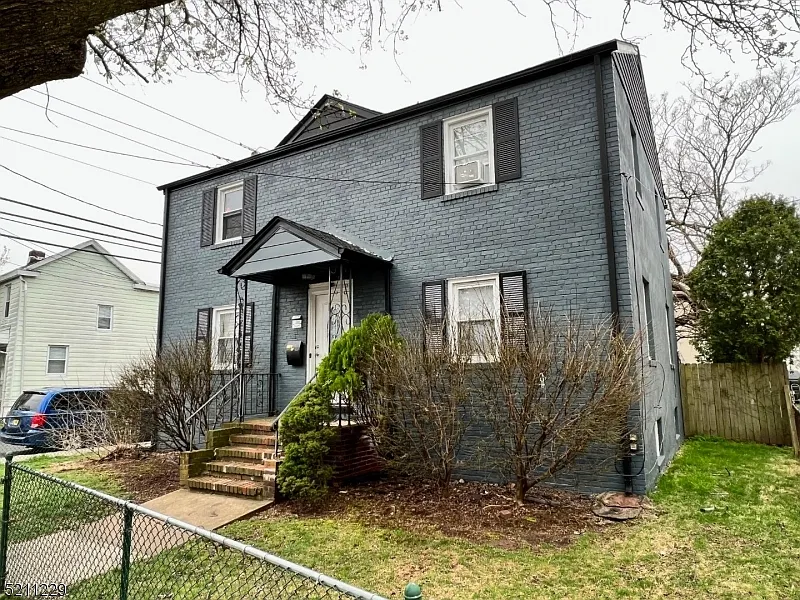 209 William St photo 1