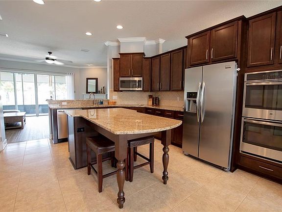 5th image of 32648 Sunny Parke Dr