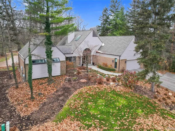 4766 Overton Cv, Bloomfield Hills, MI 48302