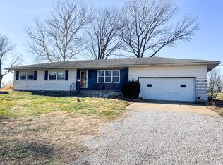 9560 B Hwy, Bunceton, MO 65237