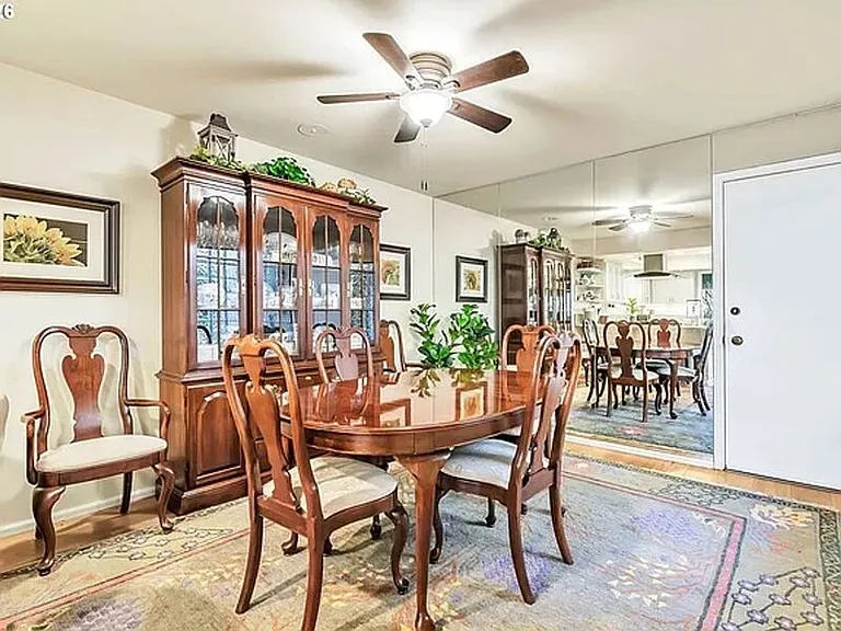 574 Wimbledon Ct — Photo 11