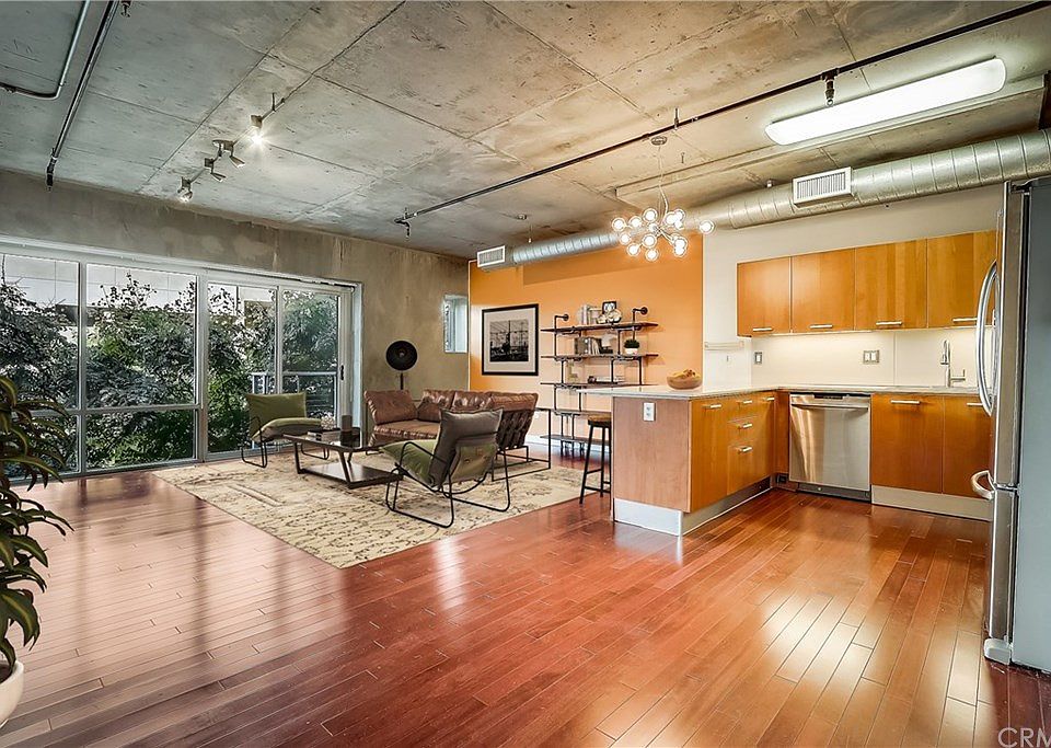 1st image of 645 W 9th St APT 204