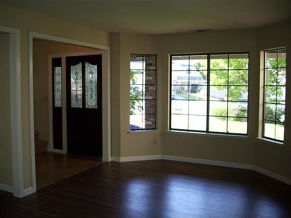 5th image of 503 Anthony Ct