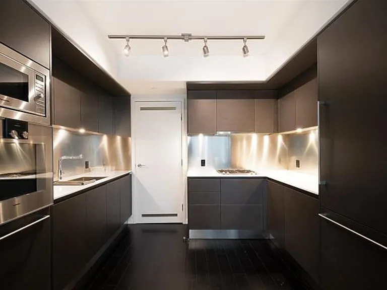 1151 Georgia St W #5305 — Photo 9