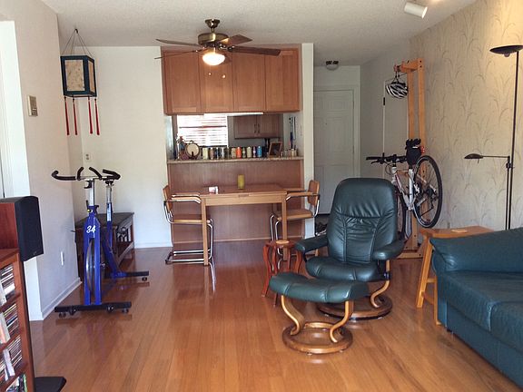 4th image of 4645 Mississippi St Unit 2