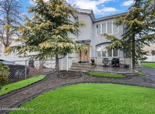 3 Nostrand Ave, Staten Island, NY 10314