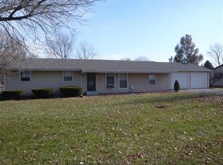 217 8th St, Kansas, IL 61933
