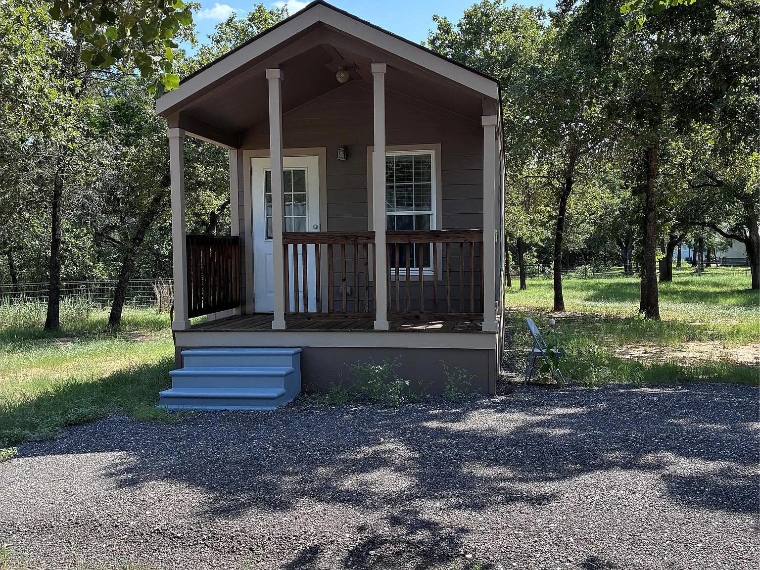 1 bed, 1.0 bath, 360 sqft, $1,000 — Photo 2