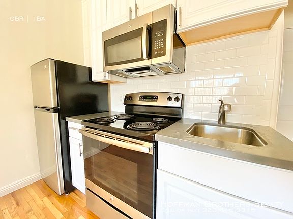 3rd image of 654 S Dunsmuir Ave #109A