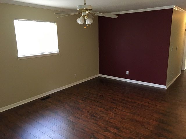 2nd image of 239 N 9th Ave