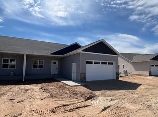 1688 Squirrel Way, New Richmond, WI 54017