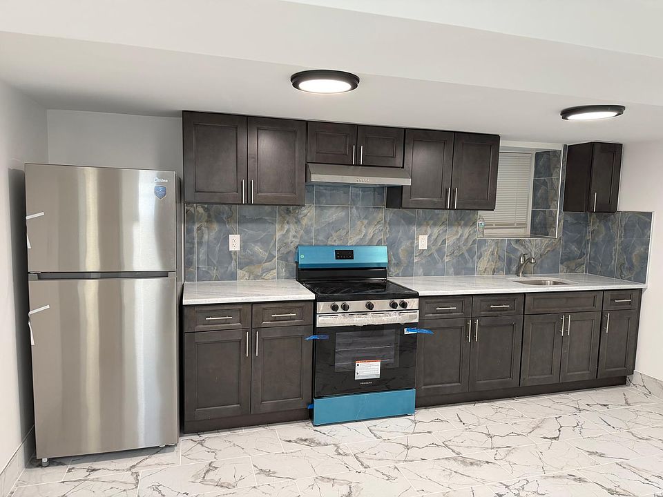 1st image of 2218 Young Ave #1A