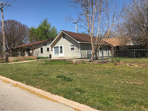 2nd image of 1646 S Knoxville Ave
