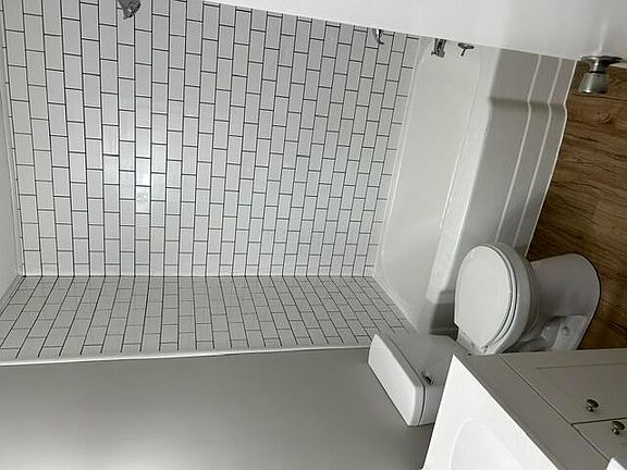 5th image of 526 Edgemont Rd