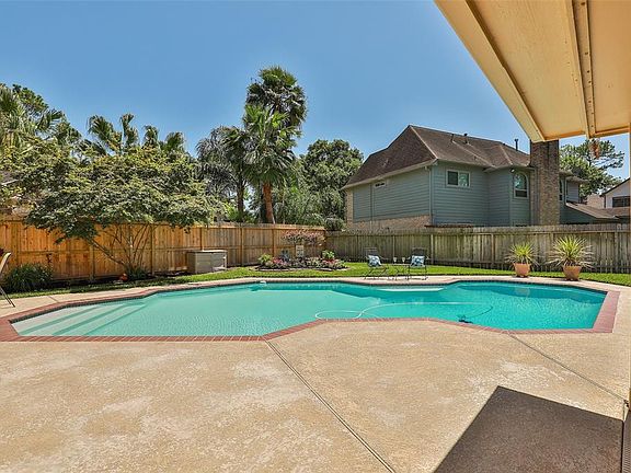 2nd image of 15715 Sweetwater Creek Dr