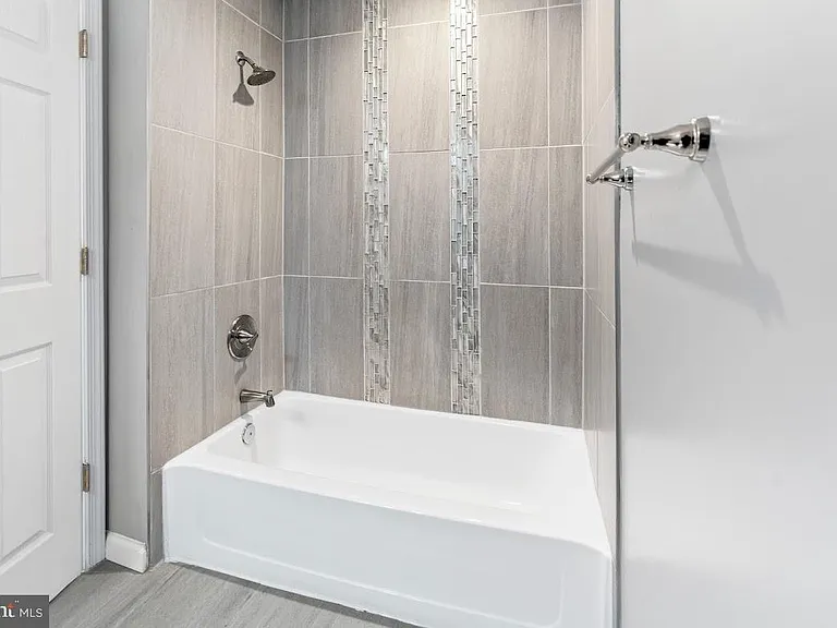 8921 Town Center Cir #5-305 — Photo 16