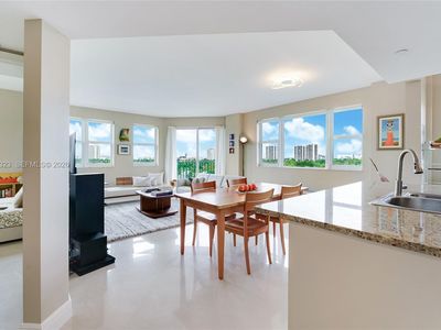 19900 E Country Club Dr APT 702, Aventura, FL, 33180