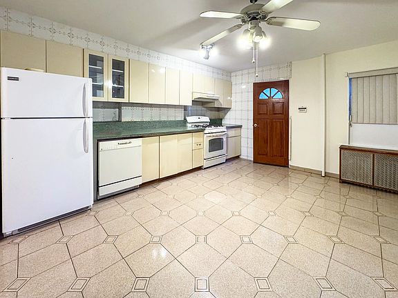 4th image of 23-52 21st St #1
