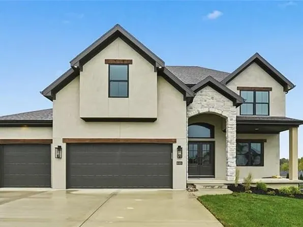 2308 Foxtail Dr, Kearney, MO 64060