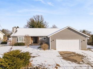 422 N Crown Hill Rd, Orrville, OH 44667