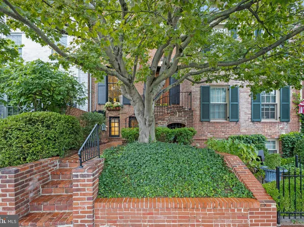 815 S Royal St, Alexandria, VA 22314