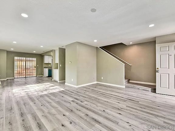 3rd image of 1026-28 Georgia St