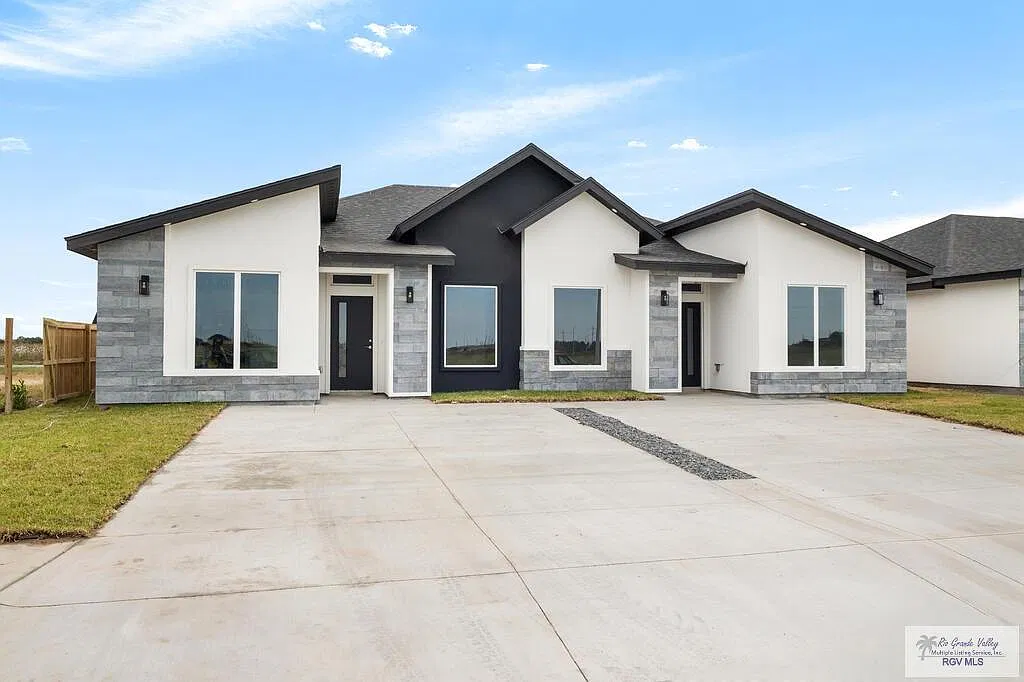 3 bed, 2.0 bath, 1300 sqft, $1,950 — Photo 1