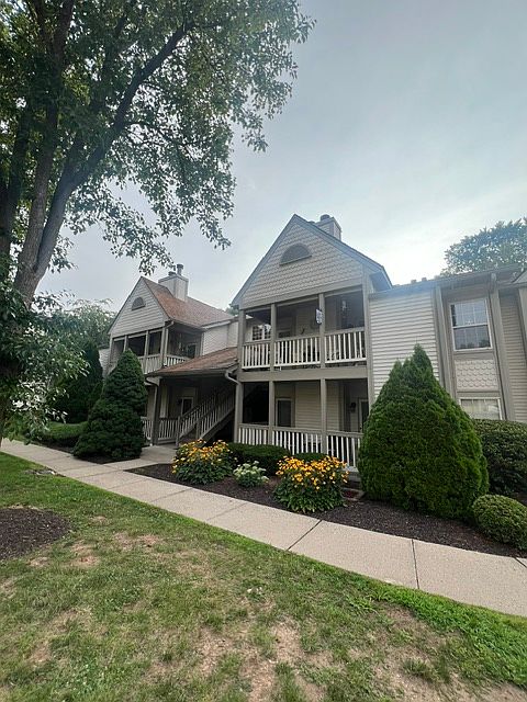 1st image of 33 Langdon Ct #203