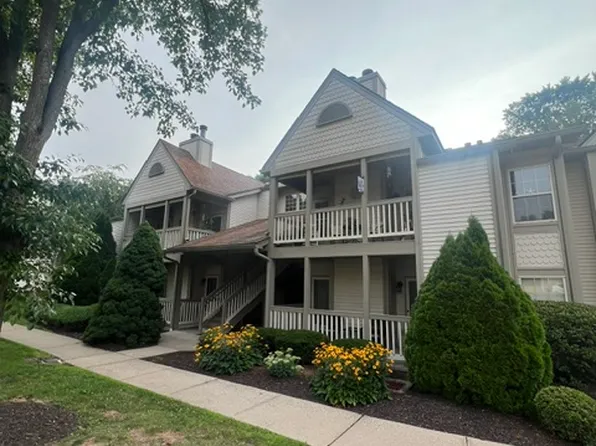 33 Langdon Ct #203, Berlin, CT 06037