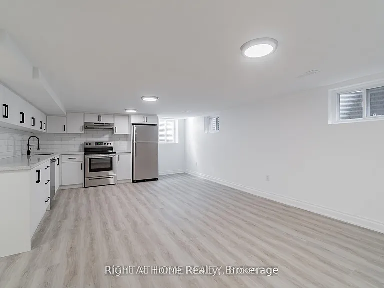 899 Florell Dr — Photo 5
