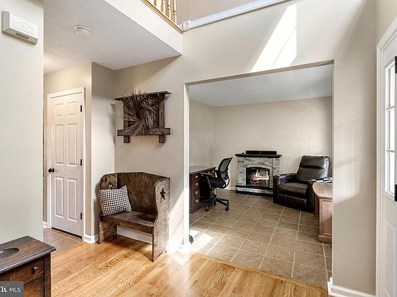 4th image of 105 Riviera Dr