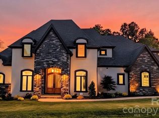 110 Hunts Landing Dr, Mooresville, NC 28117