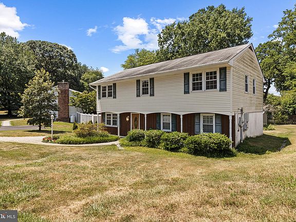 2nd image of 1186 Ramblewood Dr