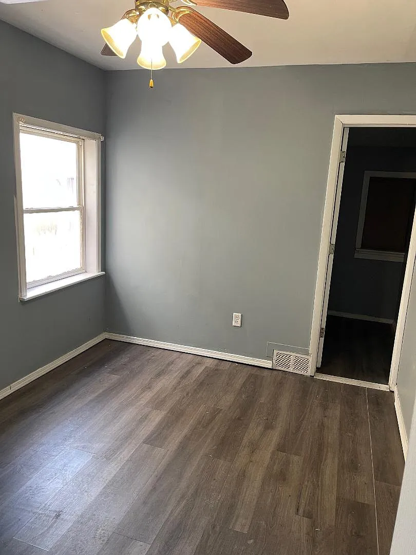 13436 S Burley Ave — Photo 4