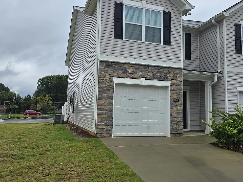 1120 Evelynnview Ln