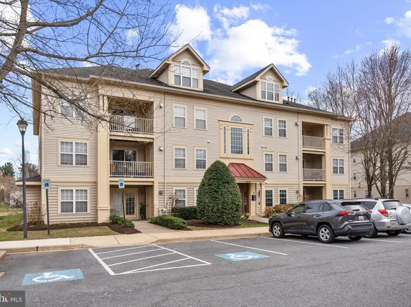 11808 Eton Manor Dr APT 304, Germantown, MD 20876