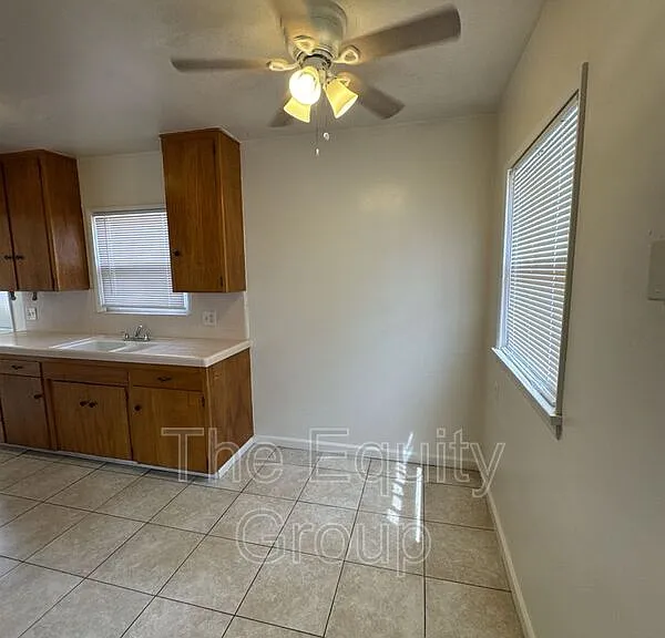 1124 E St #D — Photo 14